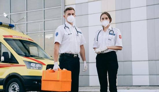 五家渠救护车转运病人车内有没有插电源的位置?